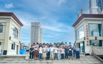 渝西艺校为考取永中同学发放录取通知书
